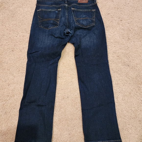 (2) Hollister Men's Jeans. Both 32x30. - Picture 3 of 6